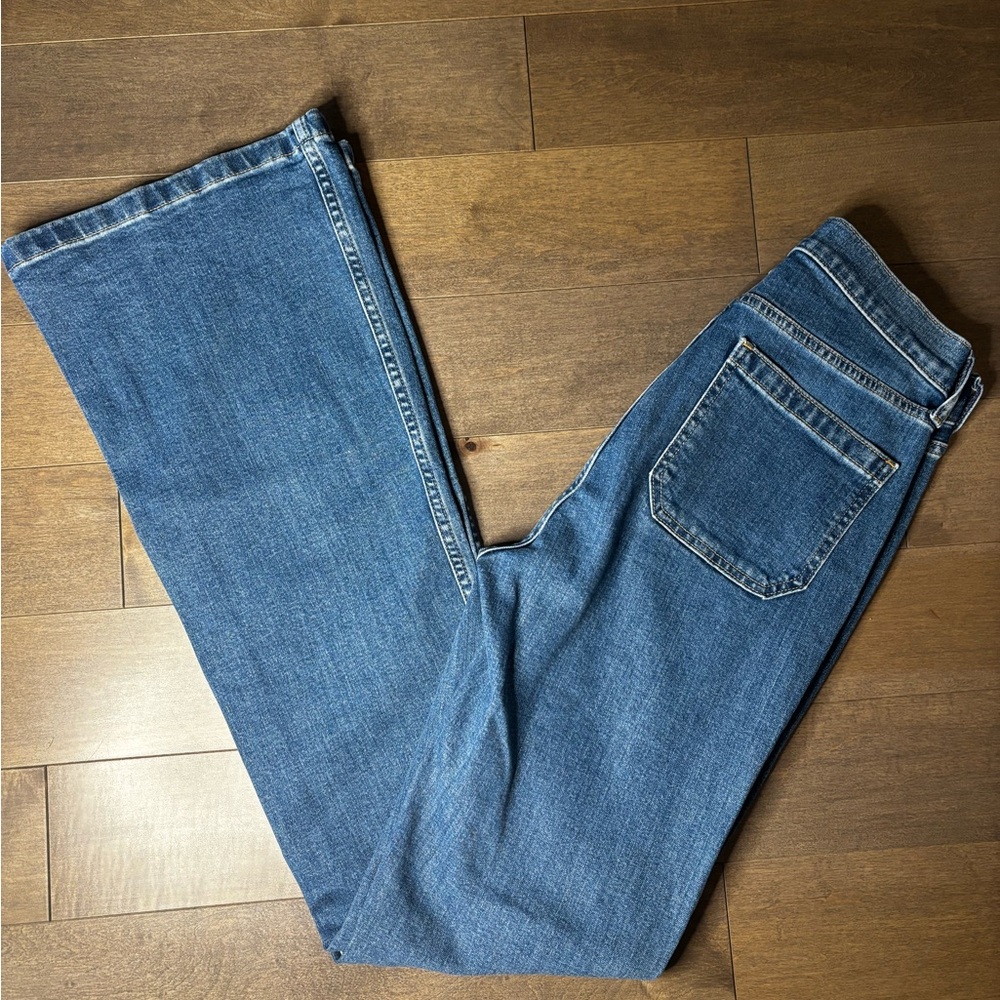 GAP ’70s Flare High Rise Jeans – Size 27 Tall